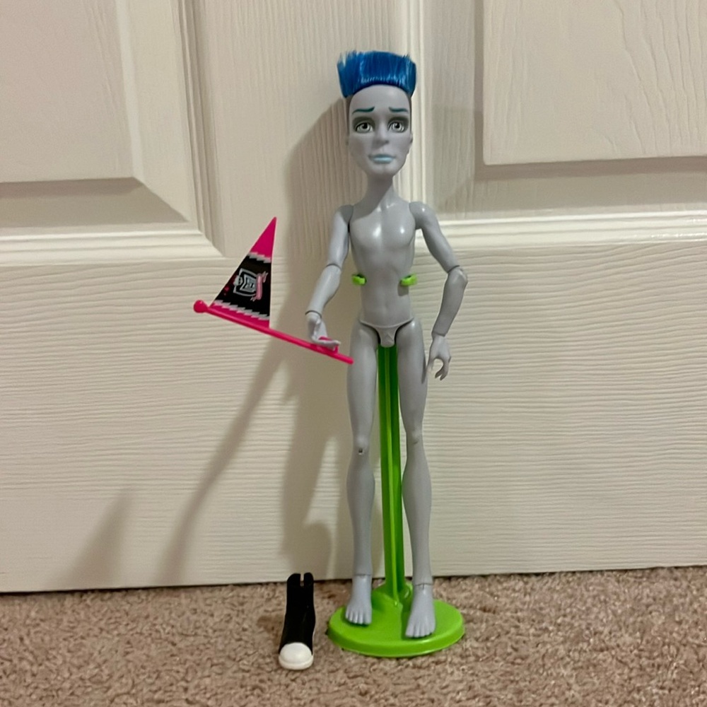 Mattel Monster High Ghoul Spirit Slo Mo Doll